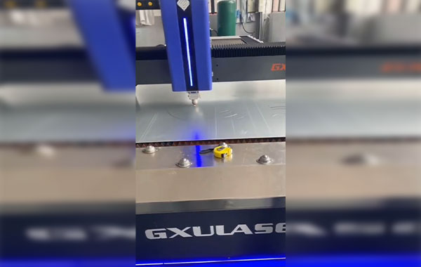 空气激光切割使用现场