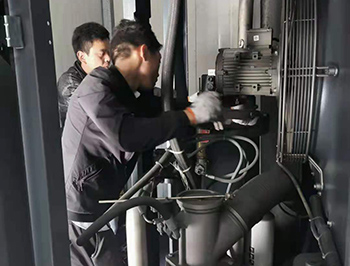 空压机维修现场