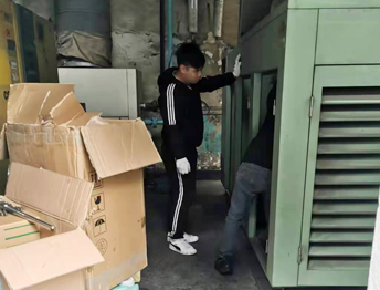 空压机维修现场